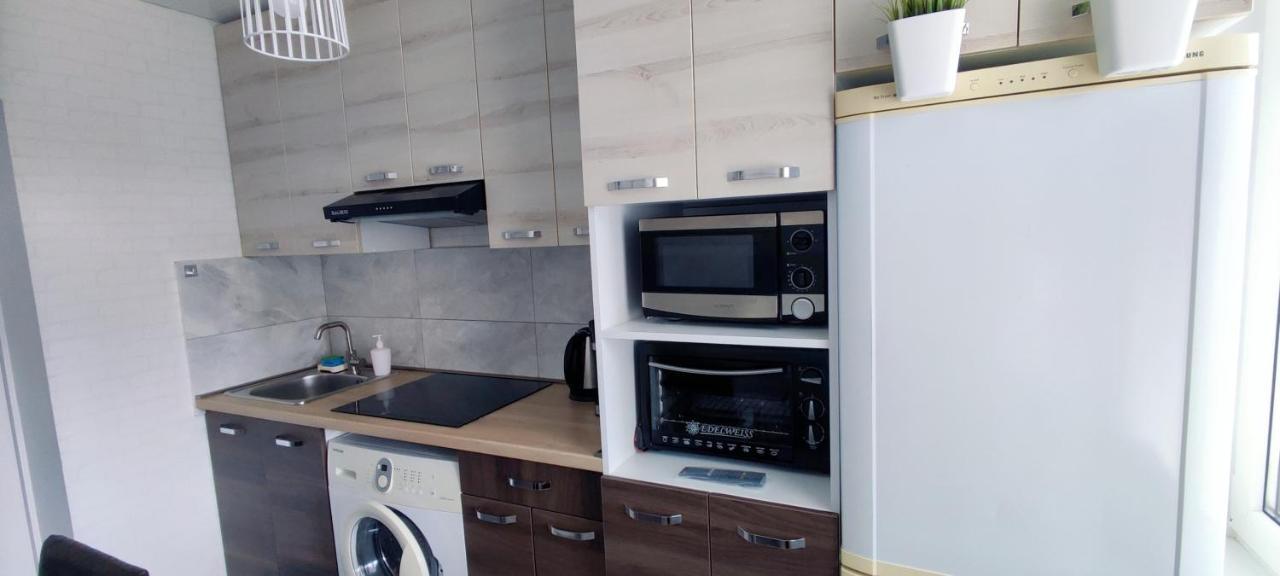 Large Apartment Near The Airport And City Center Chişinǎu Buitenkant foto