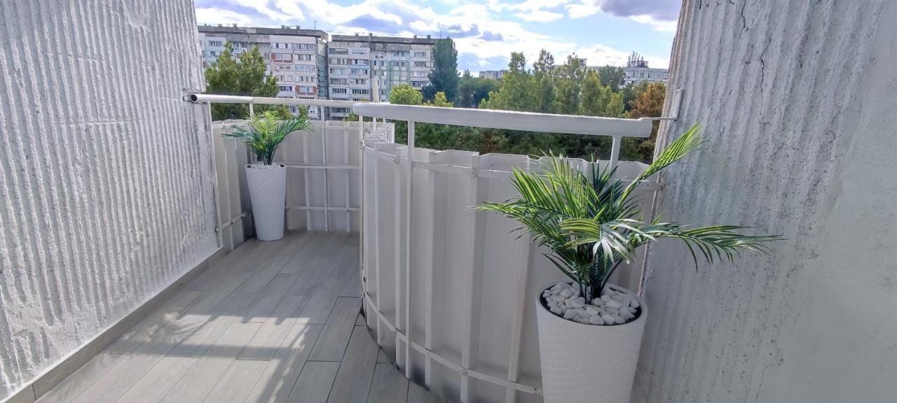 Large Apartment Near The Airport And City Center Chişinǎu Buitenkant foto