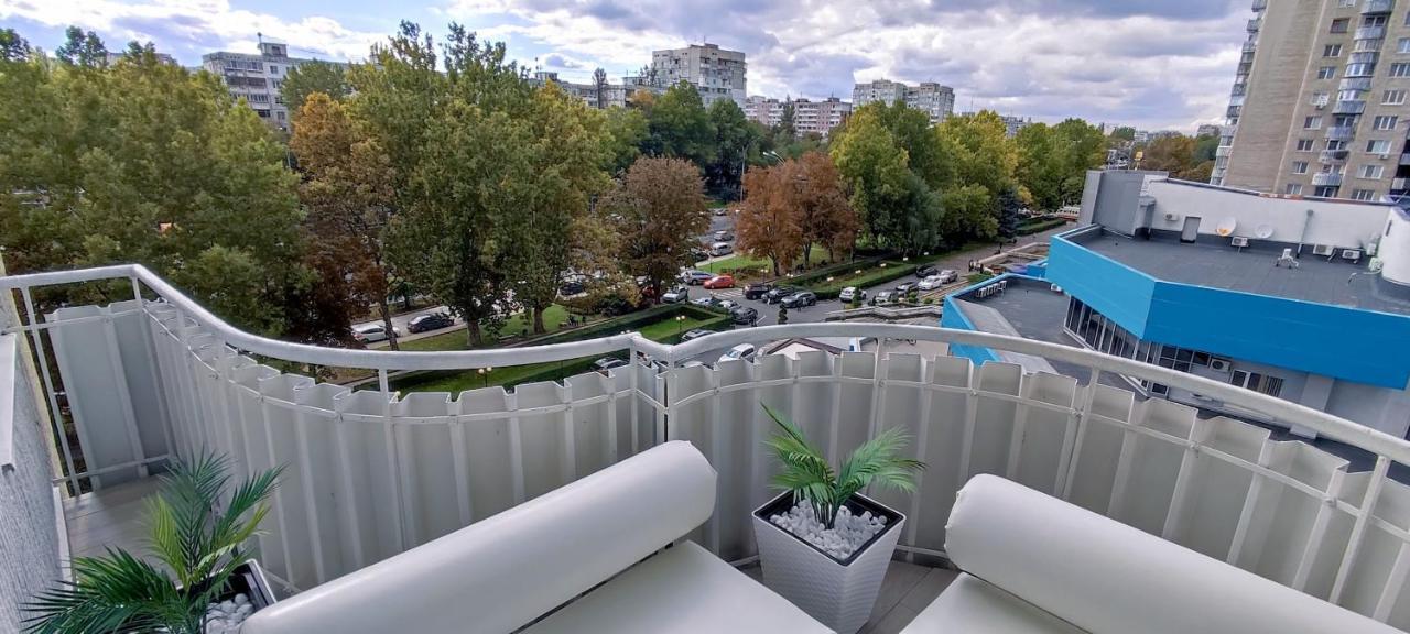 Large Apartment Near The Airport And City Center Chişinǎu Buitenkant foto