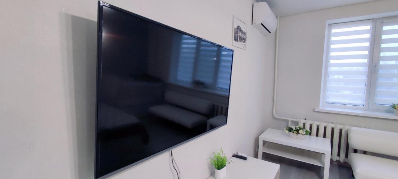 Large Apartment Near The Airport And City Center Chişinǎu Buitenkant foto