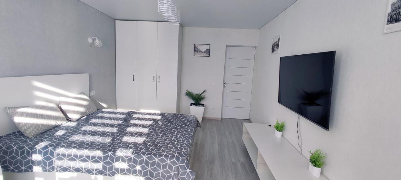 Large Apartment Near The Airport And City Center Chişinǎu Buitenkant foto